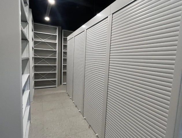 стеллажи с роллетами